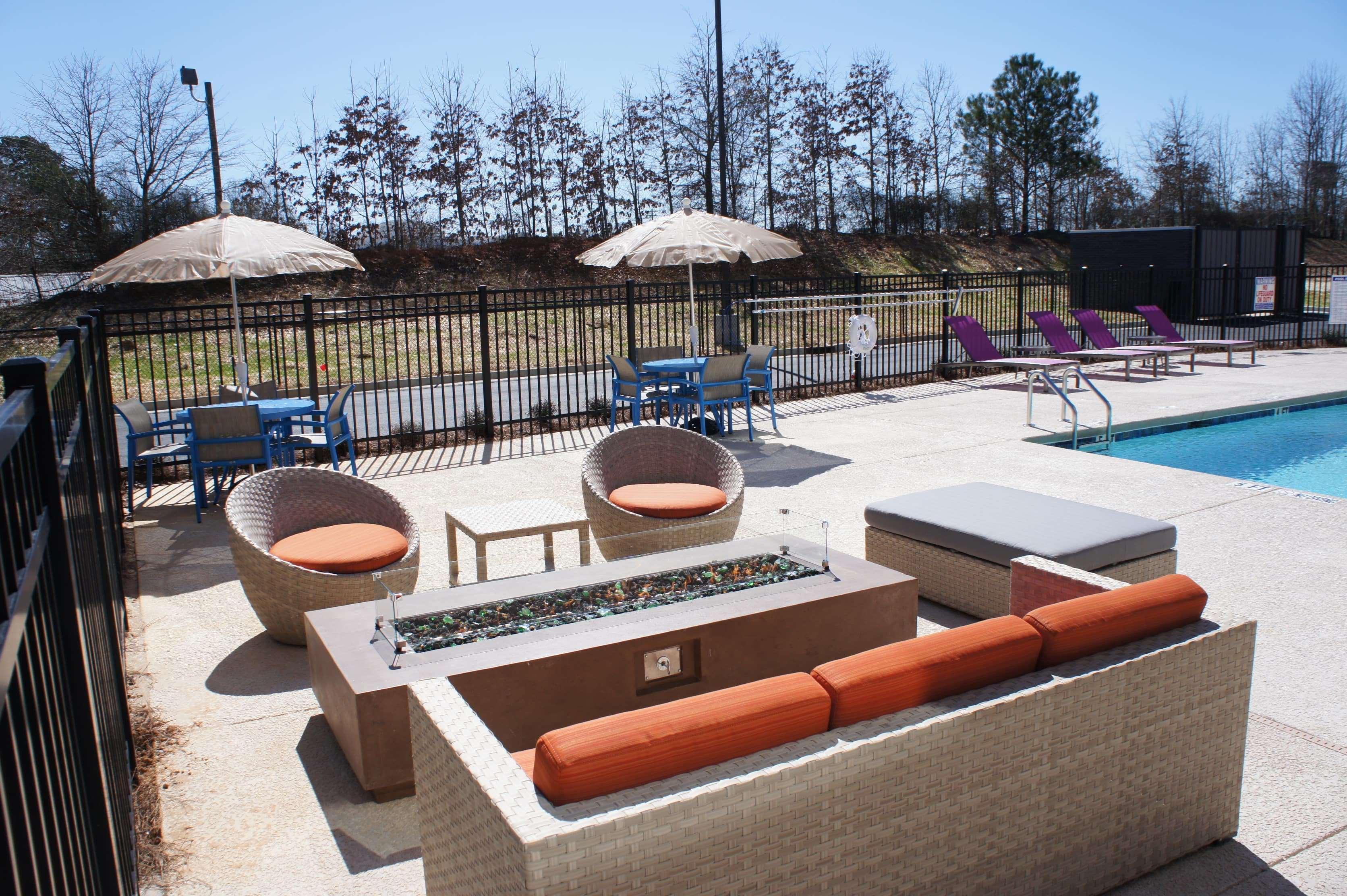 La Quinta Inn & Suites by Wyndham Braselton Esterno foto