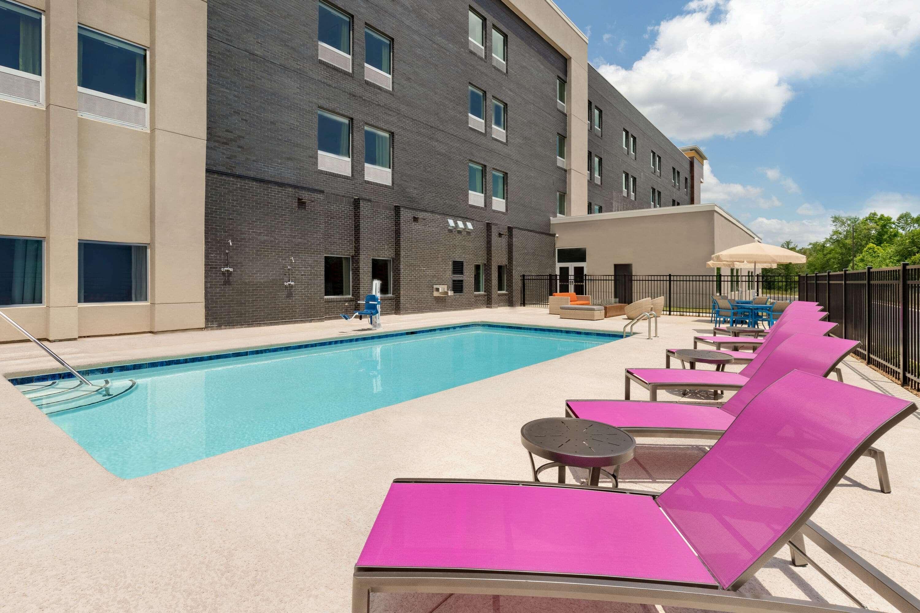La Quinta Inn & Suites by Wyndham Braselton Esterno foto