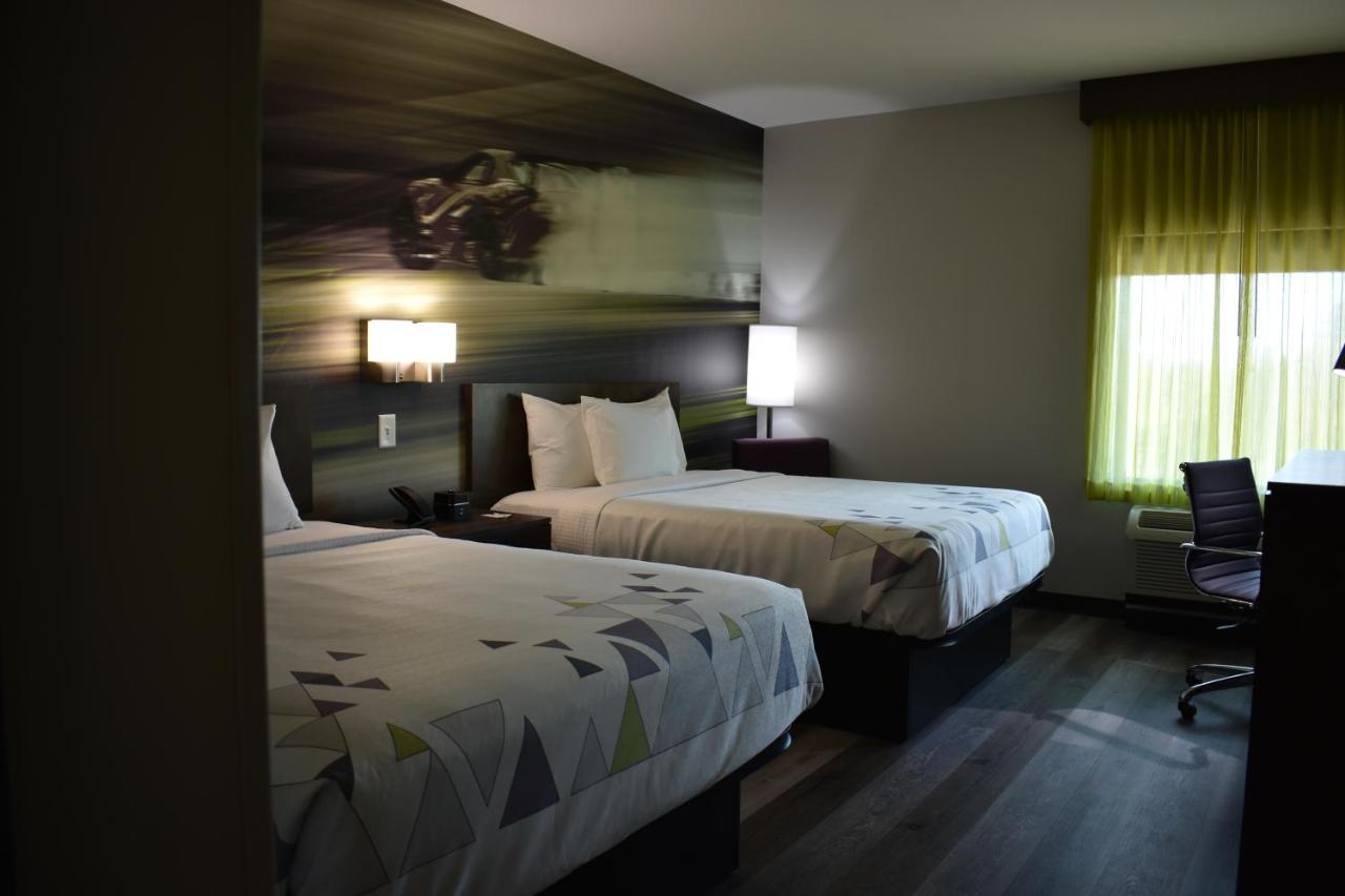 La Quinta Inn & Suites by Wyndham Braselton Esterno foto