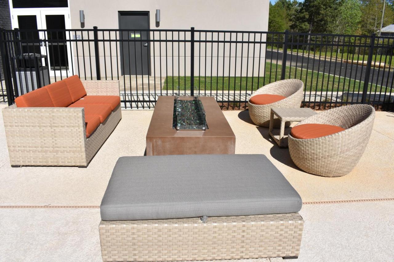 La Quinta Inn & Suites by Wyndham Braselton Esterno foto